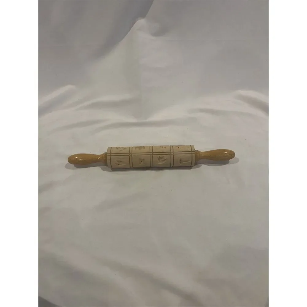 Vtg Embossed Wood‎ Rolling Pin Dough Roller 15